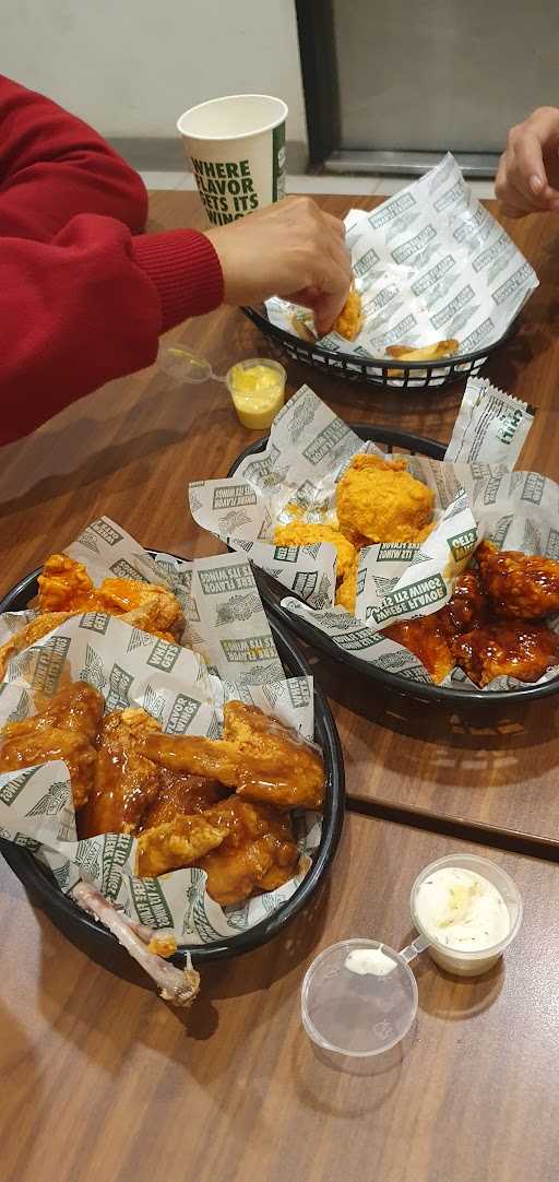 Wingstop Pamulang 3