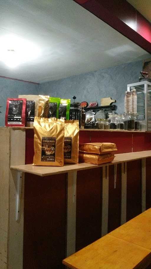 T4 Minum Kopi Lafega 5