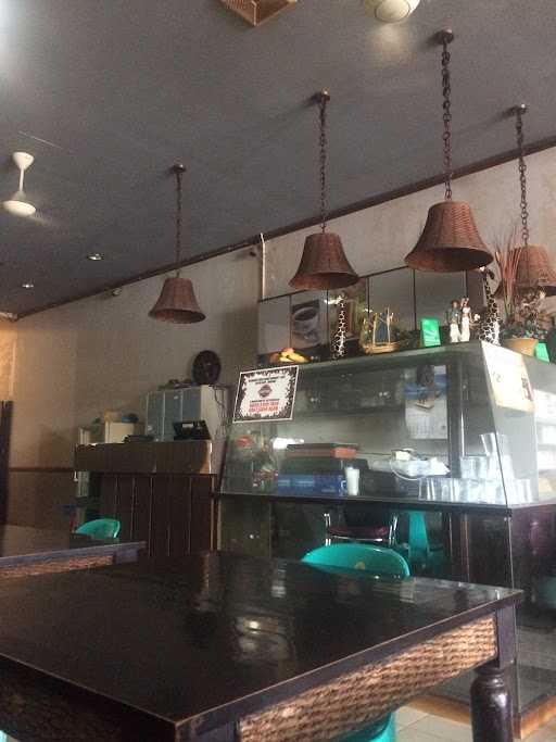 Warkop Cafe Daeng Oerip 7