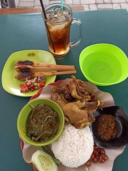 Warung Teras Hajjah Leni 10