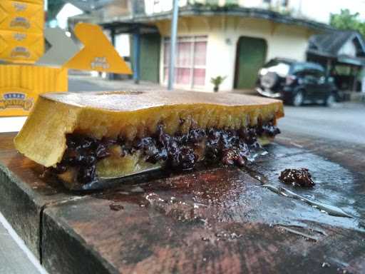 Martabak Manis Bang Radit 9