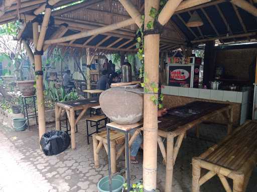 Saung Bambu Pancoran 7