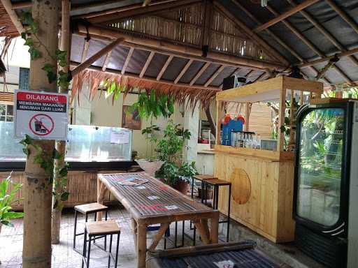 Saung Bambu Pancoran 9