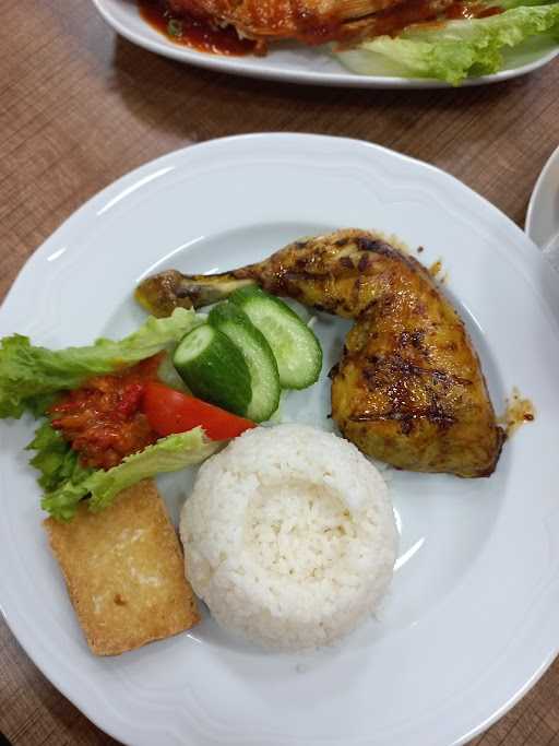 Warung Makan Nusantara 7