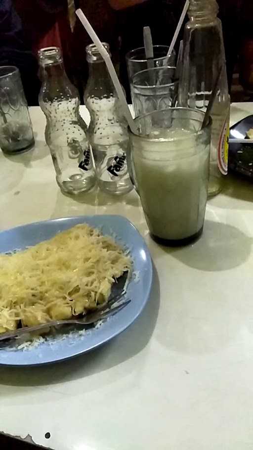 Warung Pancong & Indomie Mang Kumis & Mang Dadang 4