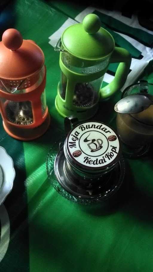 Kedai Kopi Meja Bundar Pancoran Mas 7