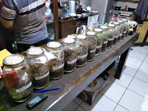 Kedai Kopi Meja Bundar Pancoran Mas 5