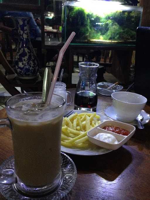 Kedai Kopi Meja Bundar Pancoran Mas 2