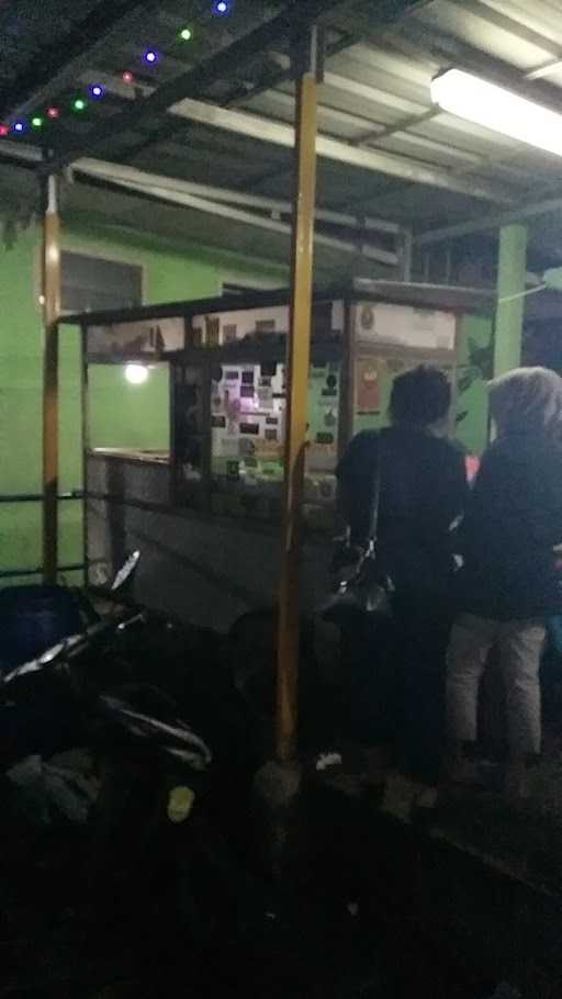 Kedondong Raya Food Court Depok Jaya 8