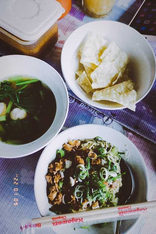 Pondok Mie Ayam Pangsit Kota 3