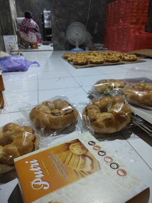 Putri Bakery 4