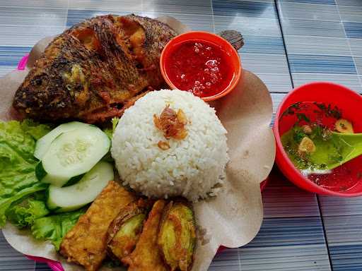 Ayam Bakar 88/Burger 88 7