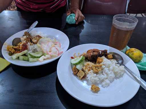 Rumah Makan Dewi Sri 6