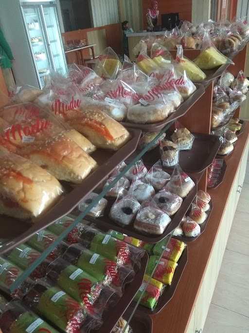 Madu Bakery & Cake 4