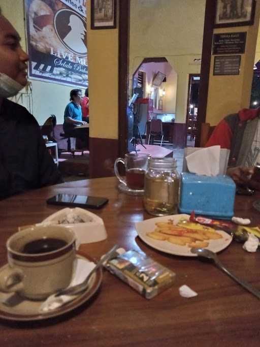 Cafe Oemah Londho 1