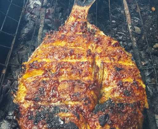 Ikan Bakar Amira 1