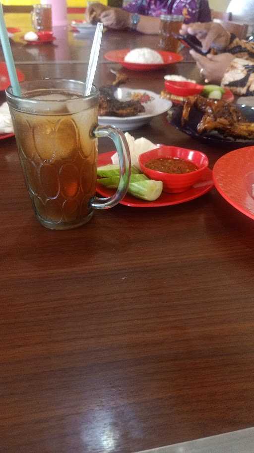 Warung Makan Gerbang Pecabean 9