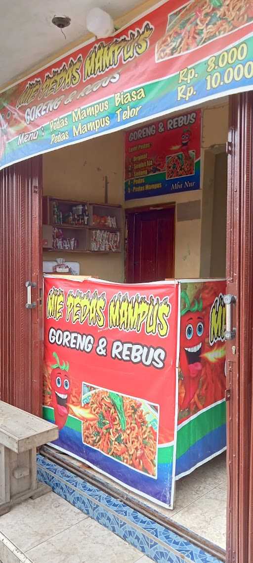 Indomie Goreng Pedas Mampus Restaurant 3