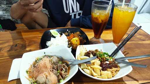 Bakso & Mie Ayam 'Inn' Hokky Panimbang 2