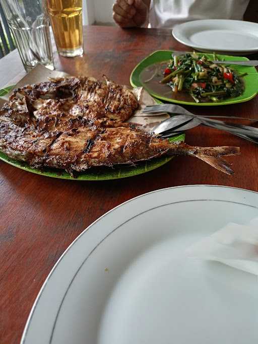 Kampoeng Nelayan Seafood Resto 2