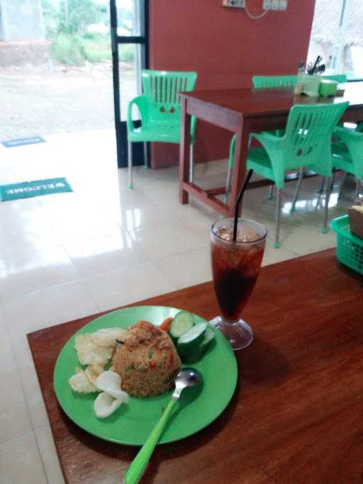 Pondok Makan Nelayan 8