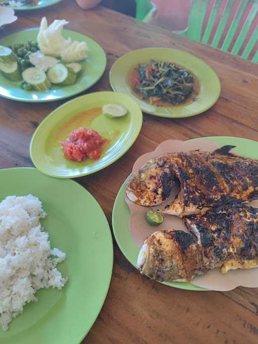 Pondok Makan Nelayan 3