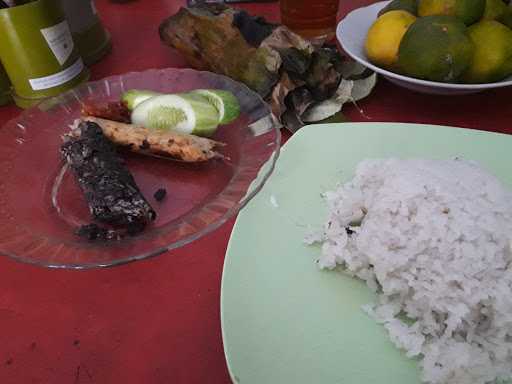 Rumah Makan Ade 10