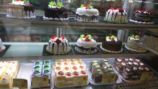 Inti Bakery & Cake 4