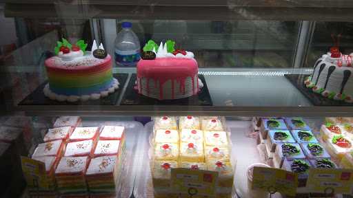 Inti Bakery & Cake 8