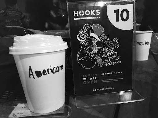 Hooks Coffee & Bar 10