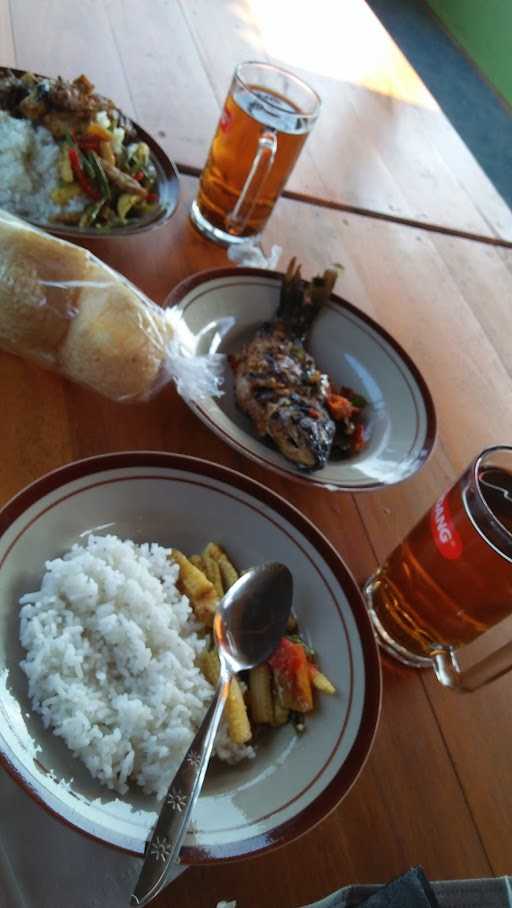 Rumah Makan Sindang Rasa Bpk. Aring 2