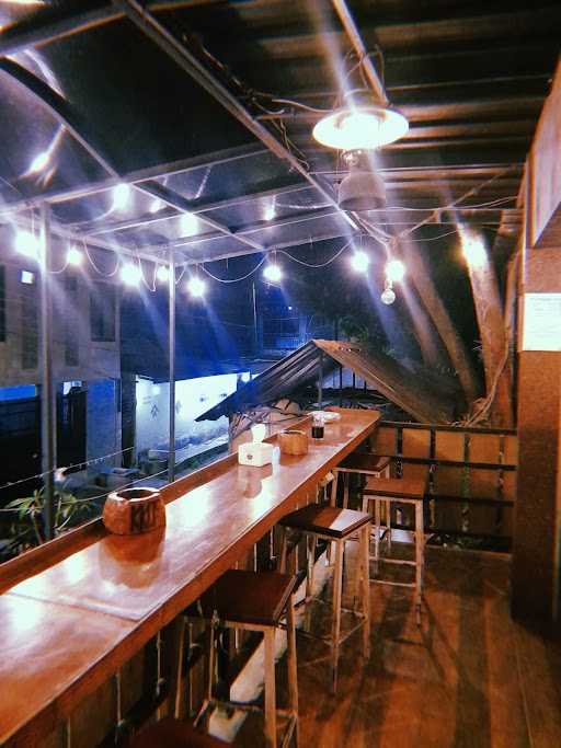 Kedai Kopi Lereng Tanggul 6