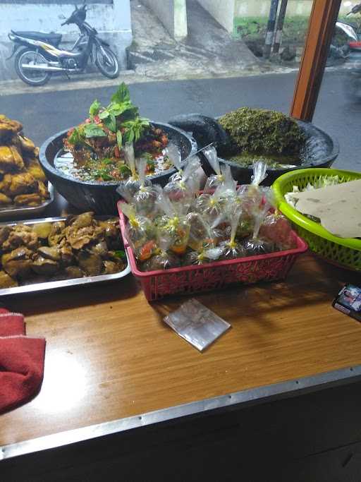 Ayam Goreng Dadakan Sambel Cibiuk Cipadung 7