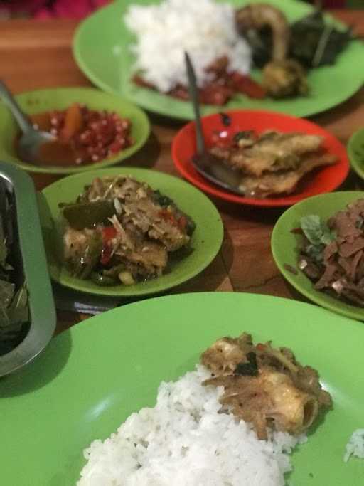 Ayam Goreng Kampung Ceu Een Kiarapayung - Cipadung 4