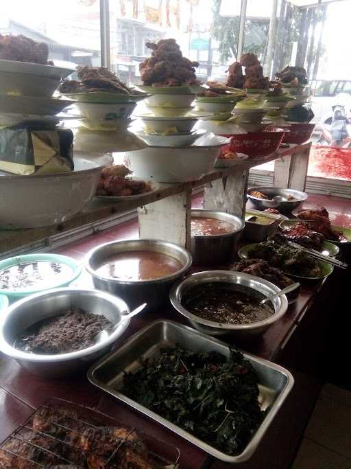 Rumah Makan Padang Talago Biru 1