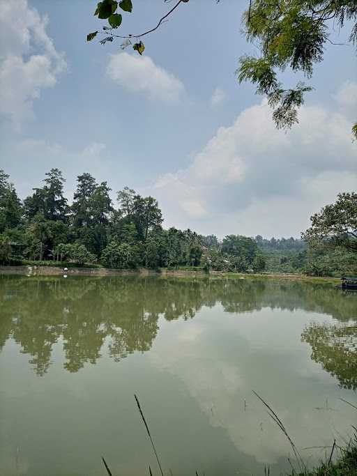 Warung Mesra Bapak Oji 4