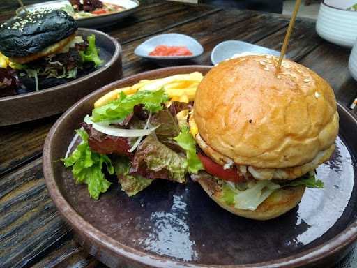 Hawu Kebon Resto 6