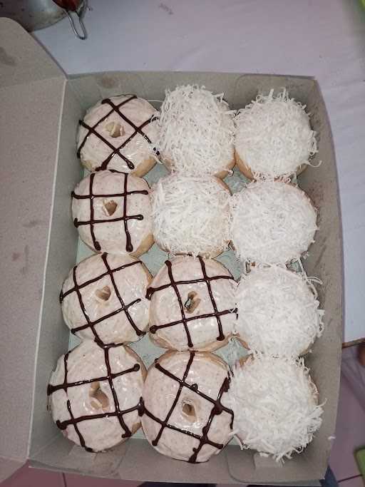 Donat Madu H.Mawi Parung 1