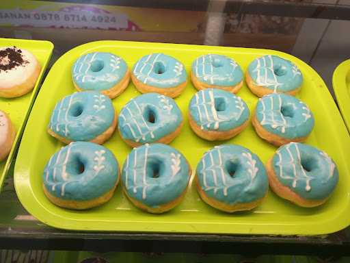 Donat Madu H.Mawi Parung 4