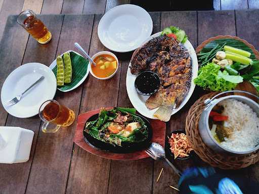 Lembur Kuring & Sea Food Parung 5