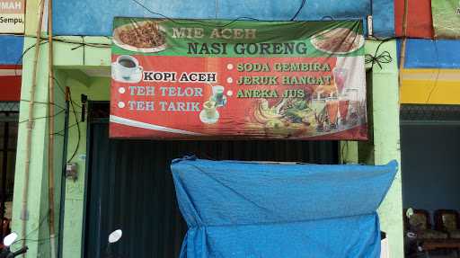 Mie Aceh Patung Hansip 10