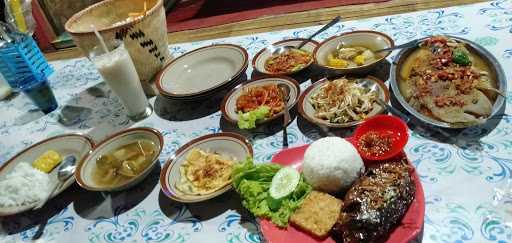 Rumah Makan Empang 9