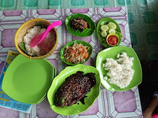 Rumah Makan Empang 1