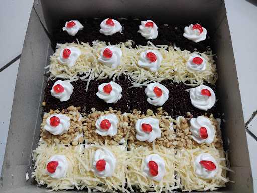 Aralicious Cake'S 3