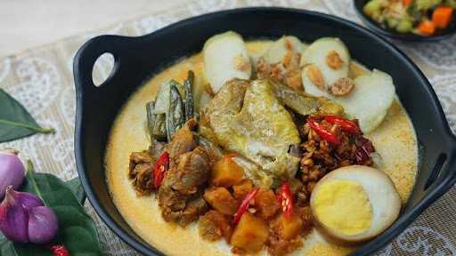 Lontong Sayur Ibu Tuti 3