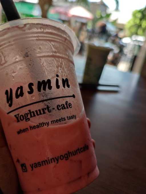 Yasmin Yoghurt Cafe 3