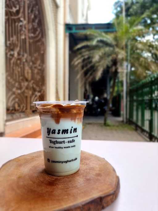 Yasmin Yoghurt Cafe 9