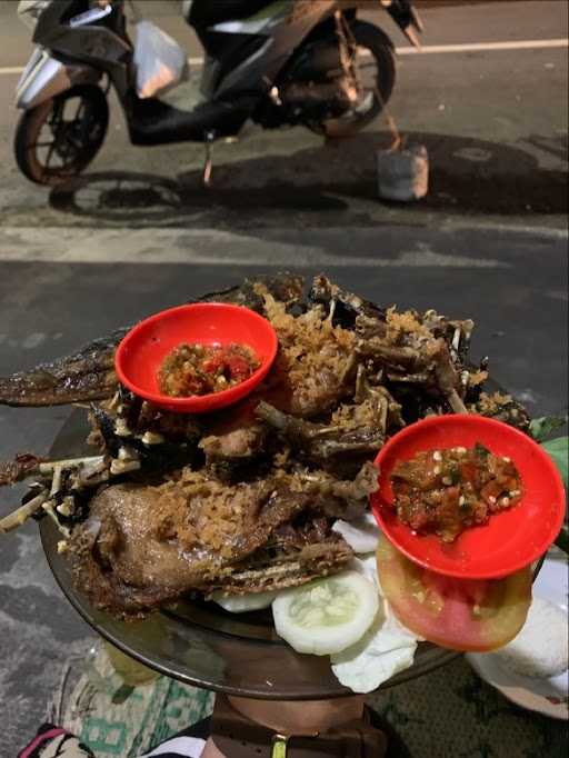 Bebek Dan Ayam Goreng Gajahan 1