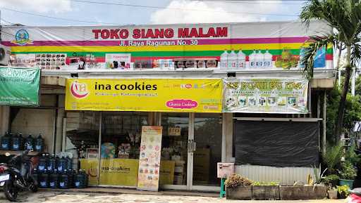 Ina Cookies Pasar Minggu 6