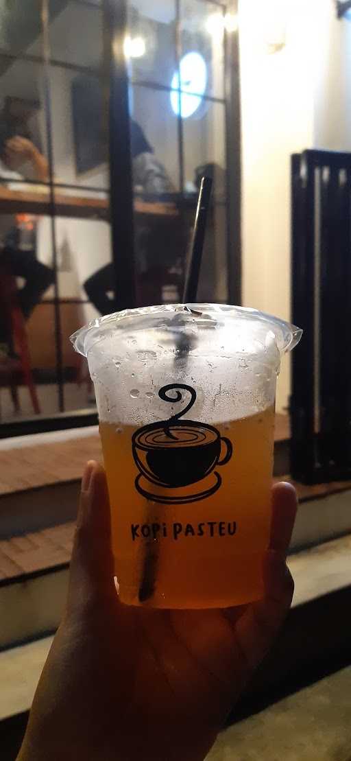 Kopi Pasteu Cilandak 9